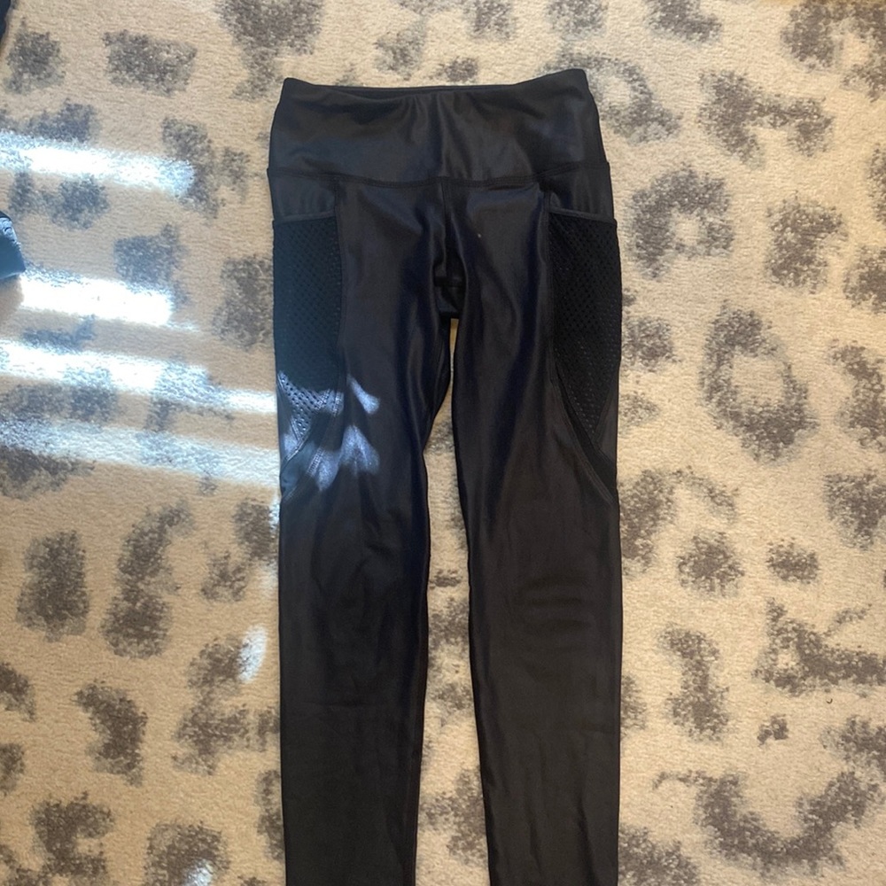 90 Degree By Reflex Black Shiny Leggings with Fishnet Pockets XS